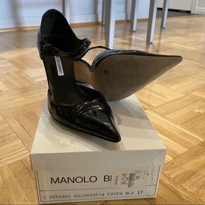 Manolo Blahnik black patent Norvany heels